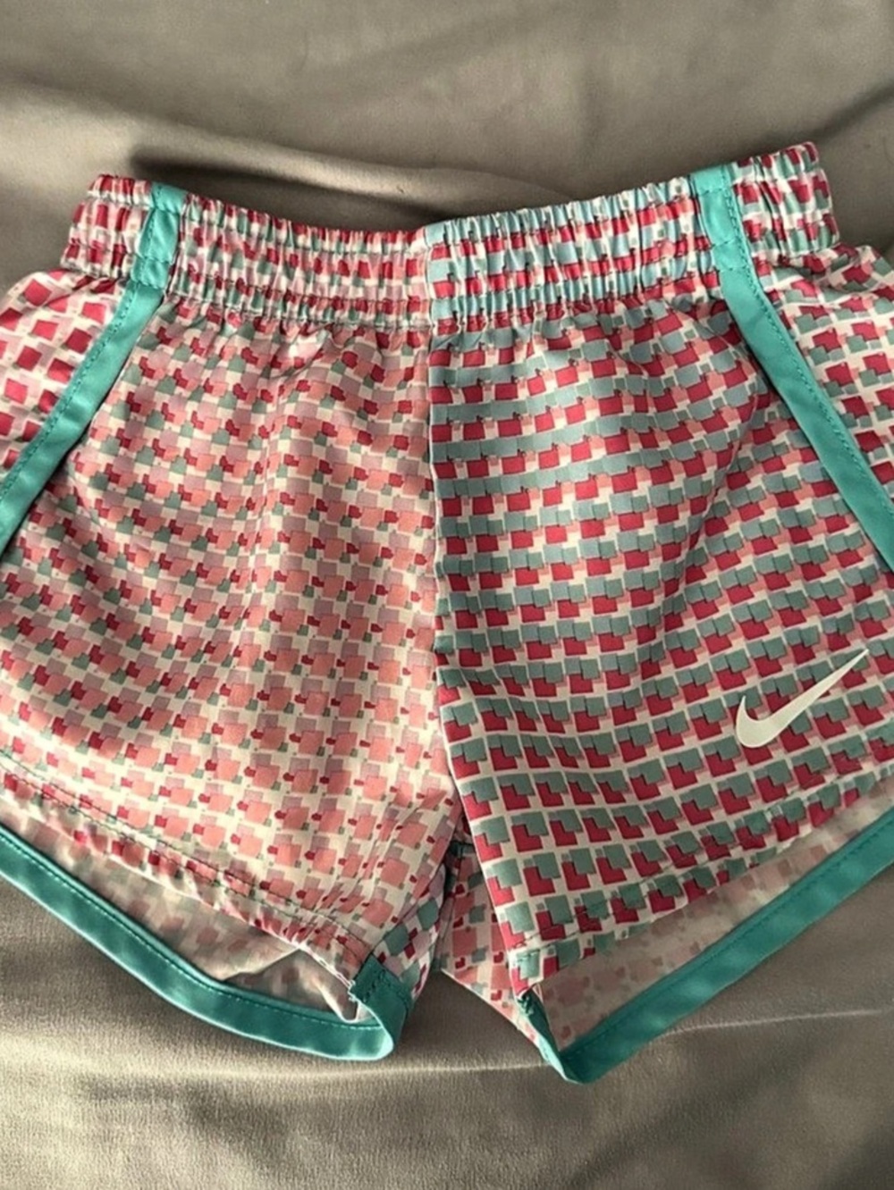Nike Dri-FIT Girls Size 12M Athletic Shorts Pink & Green